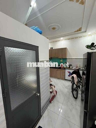 BÁN NHÀ 40M2 - 2 TẦNG - BHH A - HXH 6M - KẾ LÊN VĂN QUỚI
