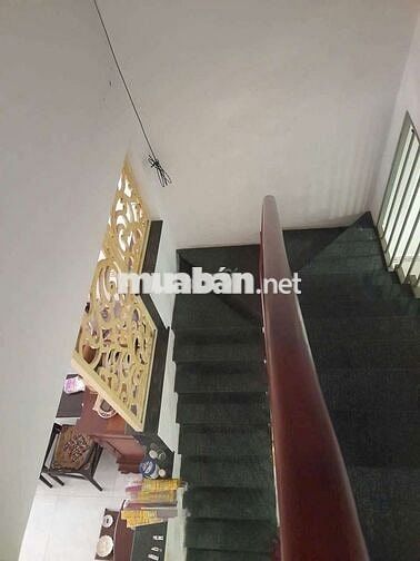 Nhà 1 lầu 3 phòng ngủ 2 tollet .giá 4 triệu 500