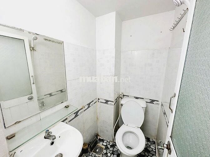 Phòng trọ 30m2 1 trệt 1 gác, Phường Tân Phú, Q7, gần trung tâm