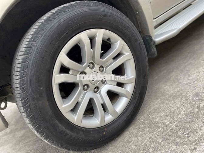 Ford Everest 2013 Limited 4x2 Chính Chủ
