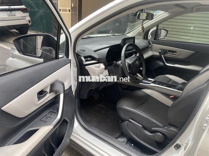 Toyota Veloz Cross 2022 đăng ký lđ 2023 như mới