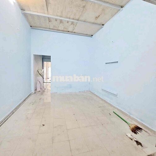 Mặt Tiền KD 3,5x20m 1Lầu (3PN 2WC) Vị Trí Sầm Uất. Kênh Nước Đen
