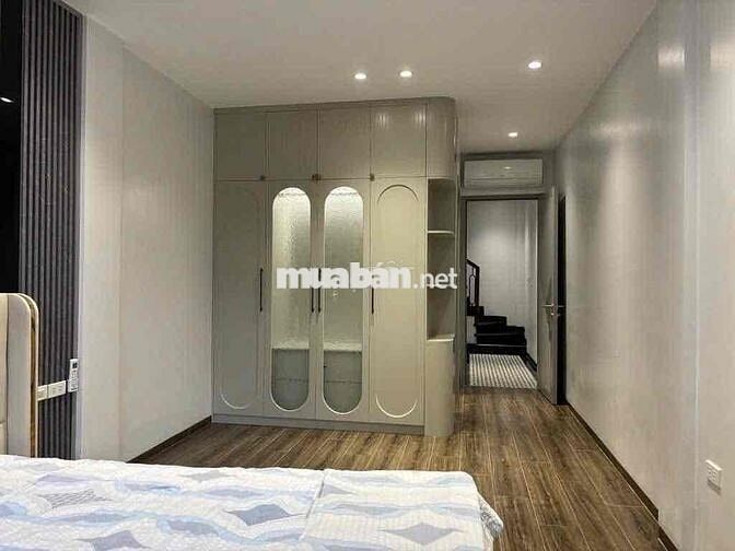 Bán nhà ngõ Khâm Thiên 37m2 6 tầng thang máy ô tô tránh giá 12.8 tỷ