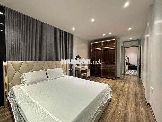 Bán nhà ngõ Khâm Thiên 37m2 6 tầng thang máy ô tô tránh giá 12.8 tỷ