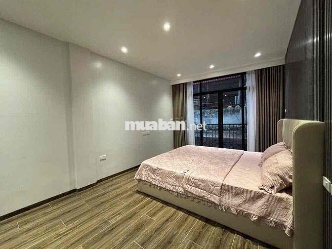 Bán nhà ngõ Khâm Thiên 37m2 6 tầng thang máy ô tô tránh giá 12.8 tỷ