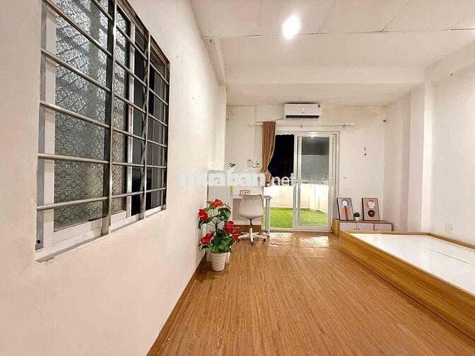 CHO THUÊ STUDIO BAN CÔNG THOÁNG MÁT CÁCH QUẬN 1 CHỈ VÀI BƯỚC CHÂN