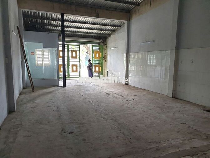 Cho thuê nhà kho 6x25 ngay chợ đầu mối Hóc Môn,cạnh Quốc Lộ 22