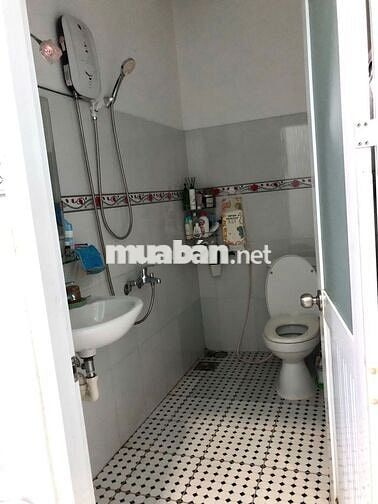 bán nhà 4x14 cấp 4 còn mới , gần huỳnh tấn phát nhà bè quận 7