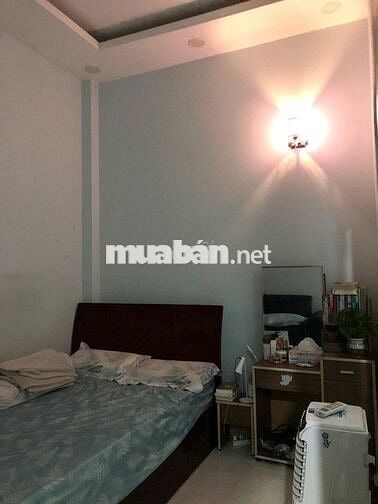 bán nhà 4x14 cấp 4 còn mới , gần huỳnh tấn phát nhà bè quận 7