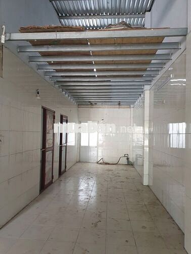 Cho thuê nhà kho 6x25 ngay chợ đầu mối Hóc Môn,cạnh Quốc Lộ 22