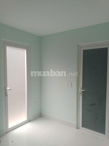 Nhà mới xây sạch đẹp, thiết kế sang trọng