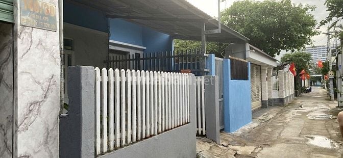 Nhà mới xây sạch đẹp, thiết kế sang trọng