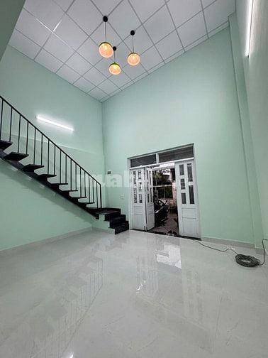 Nhà mới xây sạch đẹp, thiết kế sang trọng