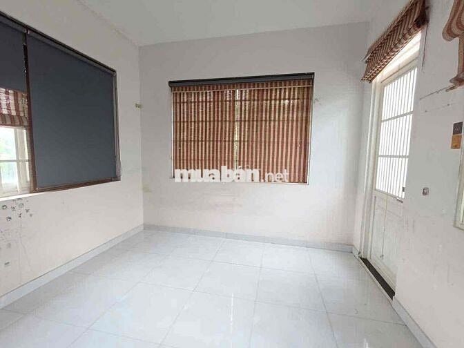 CHO THUÊ NHÀ 2 LẦU NGAY VINCOM THỦ ĐỨC 4PN 3WC Ở GIA ĐÌNH VĂN PHÒNG