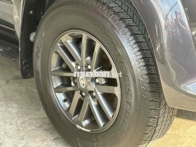 Toyota Fortuner 2013 số sàn máy dầu