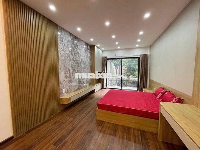 Bán nhà ngõ Cầu Giấy 31m 6 tầng thang máy cách ô tô tránh 10m