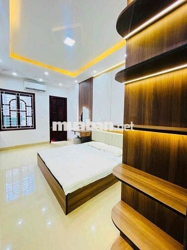 Bán nhà ngõ Hoa Bằng 31m 5 tầng 2 nhà ra phố giá 7.95 tỷ