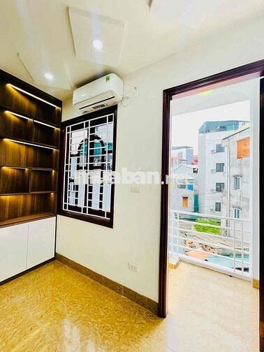 Bán nhà ngõ Hoa Bằng 31m 5 tầng 2 nhà ra phố giá 7.95 tỷ
