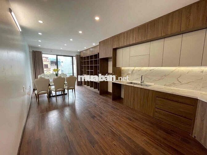 Bán nhà ngõ Cầu Giấy 31m 6 tầng thang máy cách ô tô tránh 10m
