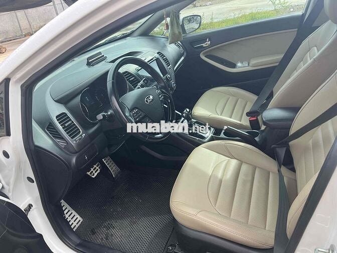 Kia Cerato 2018 1.6 AT Luxury - 700000