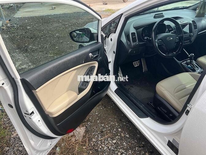 Kia Cerato 2018 1.6 AT Luxury - 700000