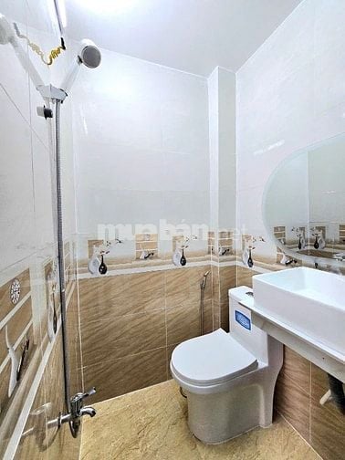 Nhà mới đẹp vào ở liền 1 lầu, cách hẻm xe hơi 10m