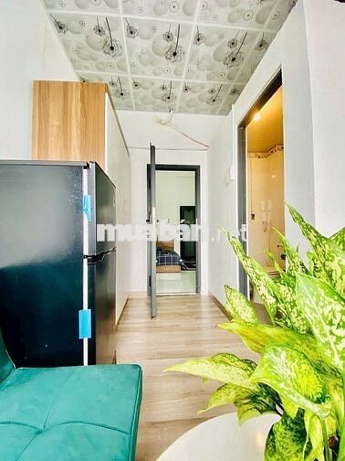 Cho thuê Studio tách bếp cửa sổ rộng, Full nội thất Tại Quang trung.