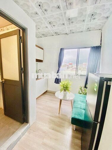 Cho thuê Studio tách bếp cửa sổ rộng, Full nội thất Tại Quang trung.