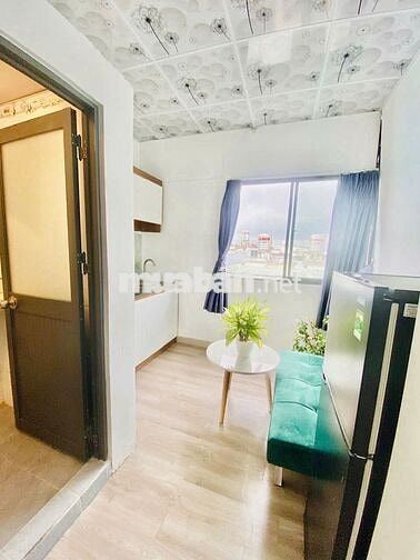 Cho thuê Studio tách bếp cửa sổ rộng, Full nội thất Tại Quang trung.