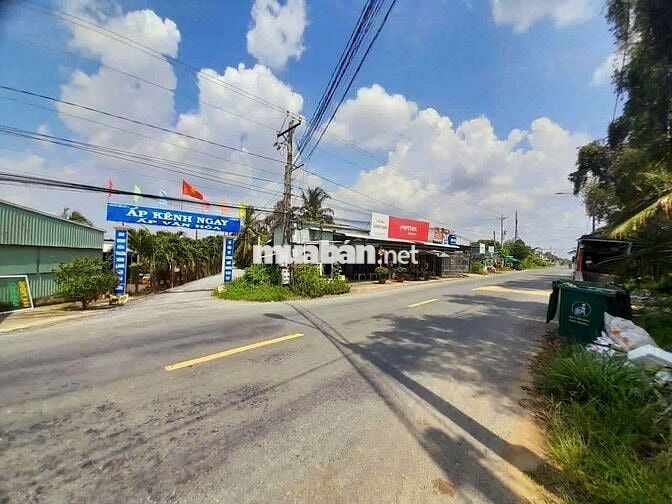 Hàng thơm, 1000m2 đất thổ View Kênh cực đẹp, 1.55 tỷ