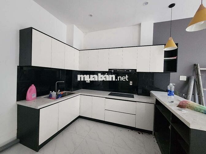 Nhà 3 tầng sát mt Điện Biên Phủ đẹp hiện đại