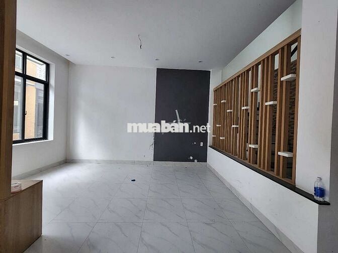 Nhà 3 tầng sát mt Điện Biên Phủ đẹp hiện đại