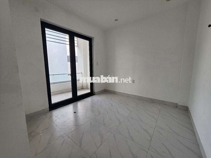Nhà 3 tầng sát mt Điện Biên Phủ đẹp hiện đại
