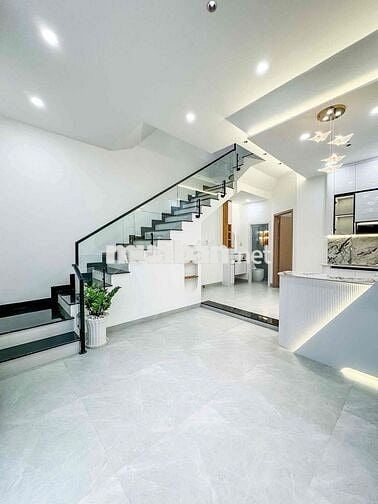 bán nhà hem 304 TẦM VU 3 phòng ngủ