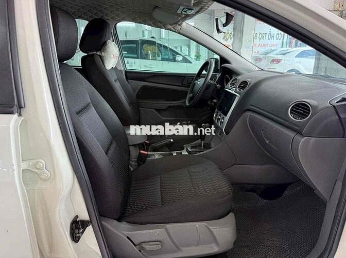 Ford Focus 2012 1.8 AT - 90000 km