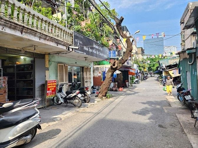 Tập thể tầng 1 ÔTO đỗ cửa 2 mặt ngõ Kinh doanh Mạt tiền 5m 