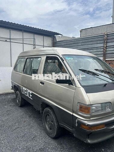 Toyota Hiace 2008 Commuter 2.7 - 50 km