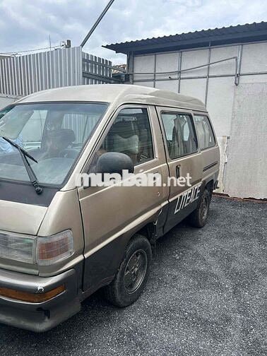 Toyota Hiace 2008 Commuter 2.7 - 50 km
