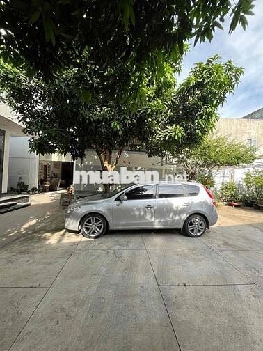Hyundai i30 CW 2009 1.6 AT - 130000 km