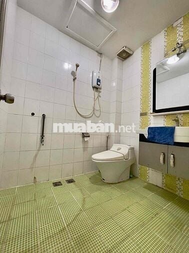 Chính Chủ Cho Thuê Phòng Ban Công Ngay Cầu Bông - 35m2
