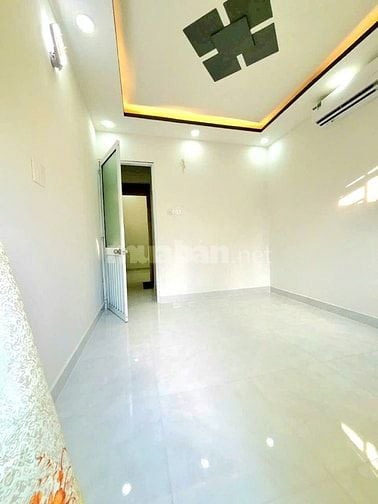 NHÀ ĐẸP - 1 LẦU,, MỚI HOÀN THIỆN - XE HƠI  CHẠY TỚI SÁT NHÀ