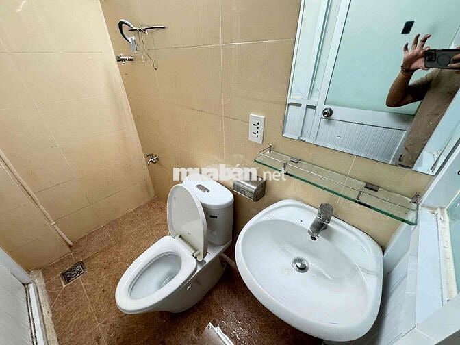 CHO THUÊ CHDV 8PN8WC GIÁ 28tr. FULL NỘI THẤT .NGAY ĐƯỜNG BÙI ĐÌNH TUÝ