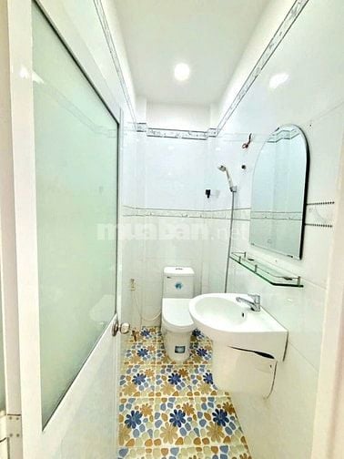 NHÀ ĐẸP - 1 LẦU,, MỚI HOÀN THIỆN - XE HƠI  CHẠY TỚI SÁT NHÀ