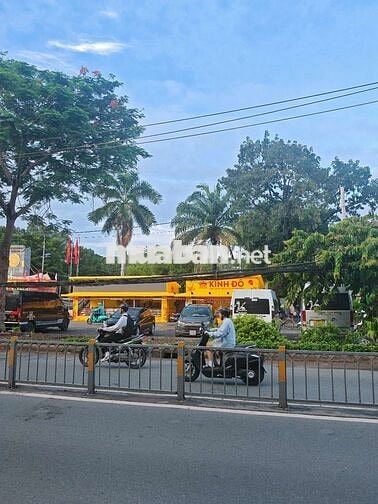 Mình cho thuê lại mặt bằng khu ăn uống cmt8