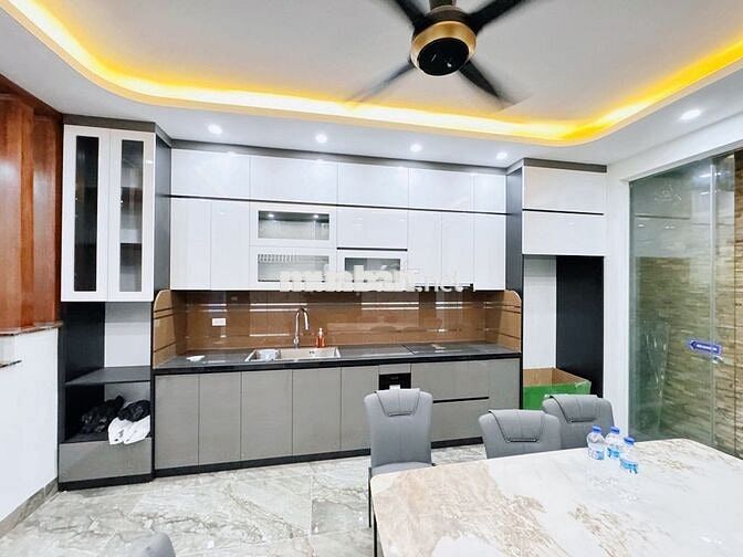Bán Nhà Kim Giang Vài Mét Ra Đg To 42m 5 Tầng MT 4,5m, Giá Chỉ 6,12 Tỷ