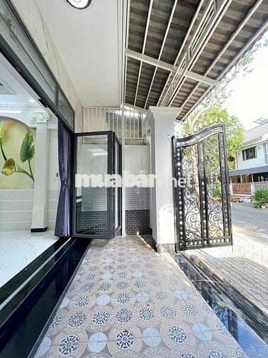 BÁN NHÀ 1 TRỆT 2 LẦU KDC NAM LONG (8C) CẦN THƠ - 5.5 TỶ