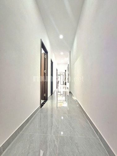 BÁN NHÀ TO ĐÙNG - XÂY MỚI 100% - GẦN LỘ HUỲNH TẤN PHÁT