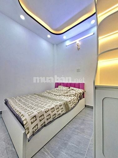 BÁN NHÀ TO ĐÙNG - XÂY MỚI 100% - GẦN LỘ HUỲNH TẤN PHÁT