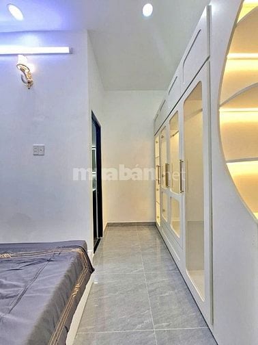 BÁN NHÀ TO ĐÙNG - XÂY MỚI 100% - GẦN LỘ HUỲNH TẤN PHÁT