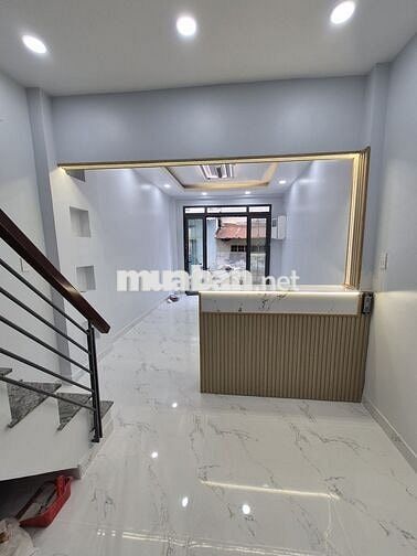 NHÀ HOÀNG DIỆU Q4- HẺM 4m- 34m2 - 3 LẦU ĐÚC KO QH- GIÁ 6 TỶ NHỈNH